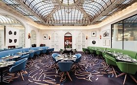 Hôtel Vernet Champs Elysées Paris